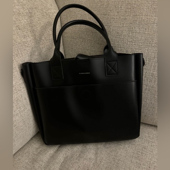 Claudia Canova Single Pocket Tote Bag
in Black - Picture 2 of 2